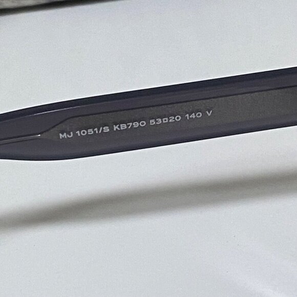 NEW Marc Jacobs Gray Translucent Sunglasses in Light Gray - Picture 4 of 5